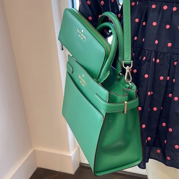 Kate Spade staci medium satchel
&
KSNY Staci Large Continental Wallet
Green Bean - Picture 16 of 16